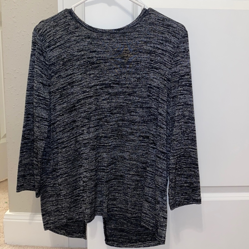 gap long sleeve shirt with cut out in back